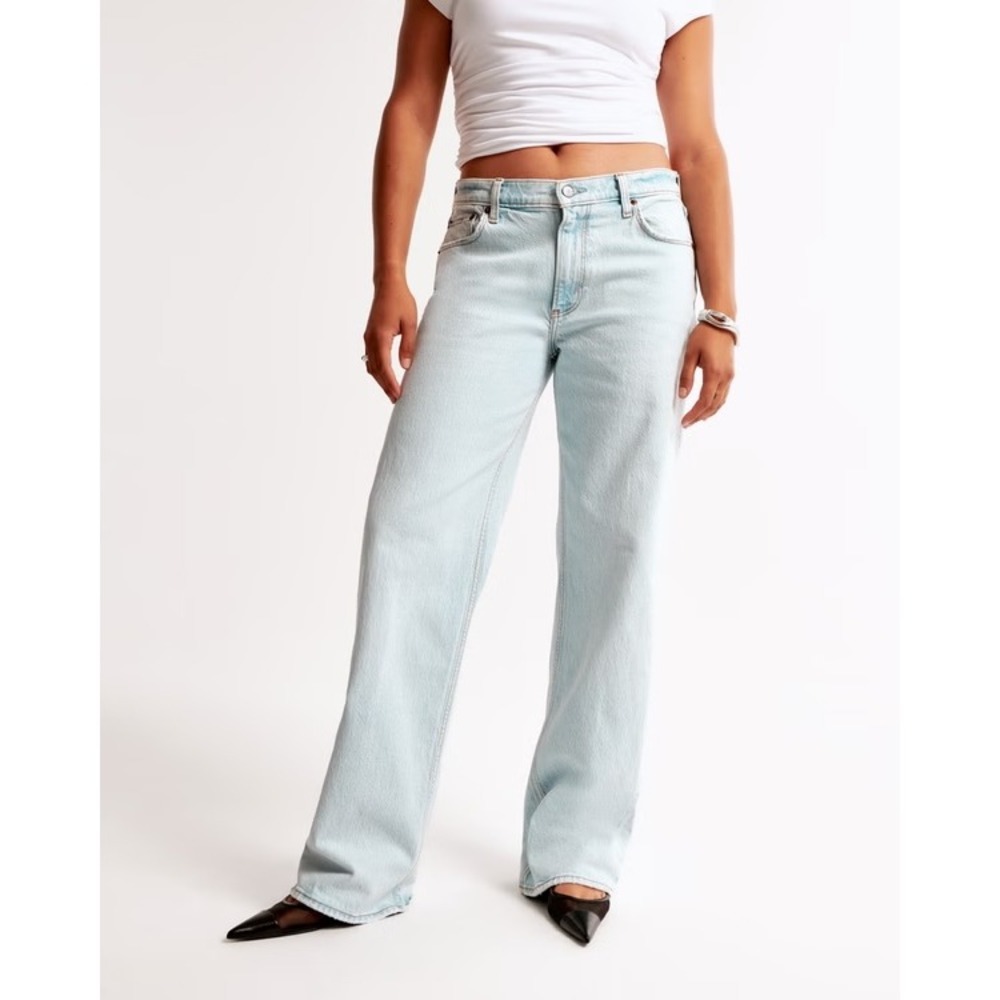 Abercrombie & Fitch The Baggy Low Rise Jeans Light Wash Wide Leg Size 25/0L